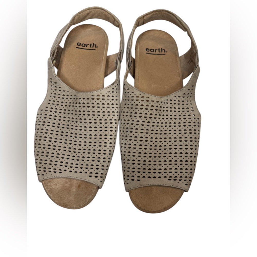 earth Sandals Womens Size 11 Taupe Leather Perforated Linden Laveen Comfort